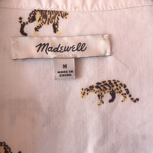 Madewell whit cotton button up with Jaguars ๐ size m - Picture 4 of 8